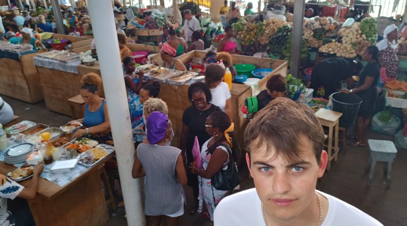 Un tuffo nel cuore di Praia: il mercato che profuma d’Africa