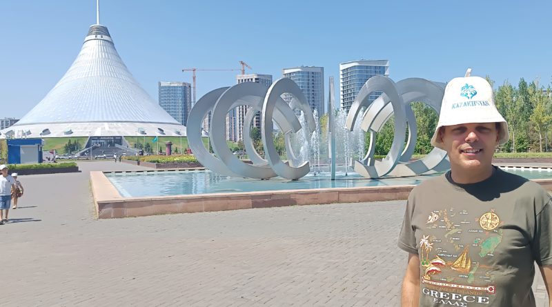 Khan Shatyr: la gigantesca tenda moderna nel cuore di Astana